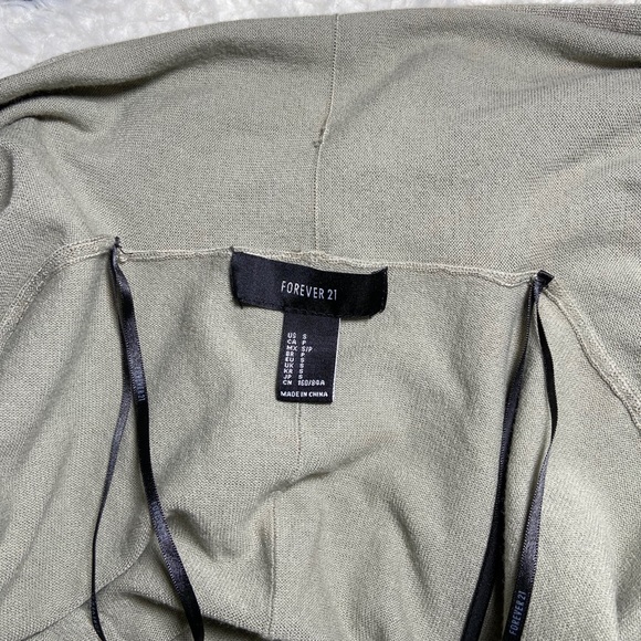 Forever 21 Cardigan - Picture 3 of 3